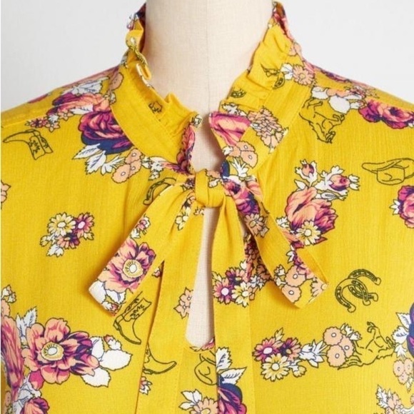 ModCloth Mustard Yellow Floral Like the Wind Tie-Neck Sleeveless Blouse Medium - Picture 3 of 13